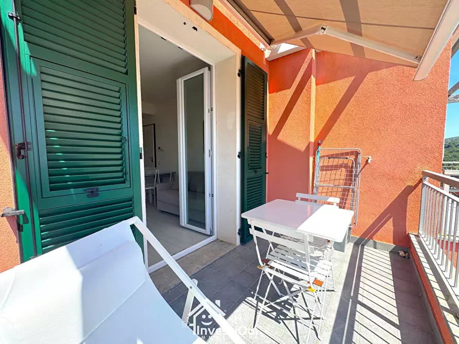 Immagine 11 di Bilocale in vendita  in Via Felice Cascione 26 a Pietra Ligure