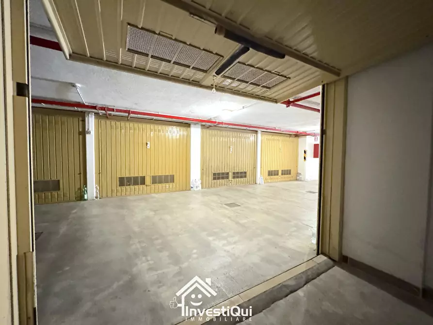 Immagine 9 di Garage in vendita  in Via Milano 303 a Pietra Ligure