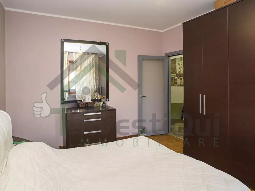 Immagine 16 di Quadrilocale in vendita  in Via Battitore 67 a Ciriè