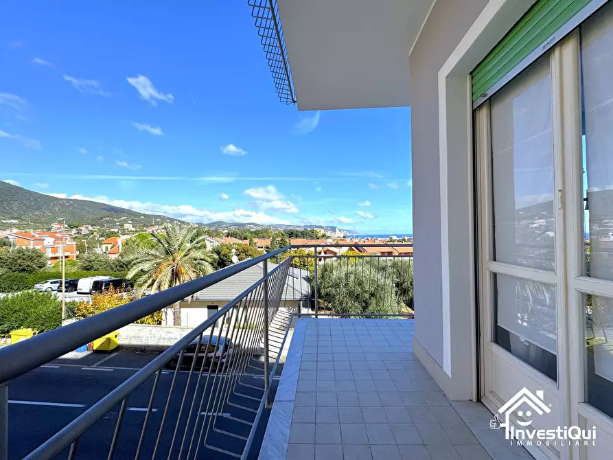 Immagine 29 di Trilocale in vendita  in Via Enrico Toti 1 a Loano