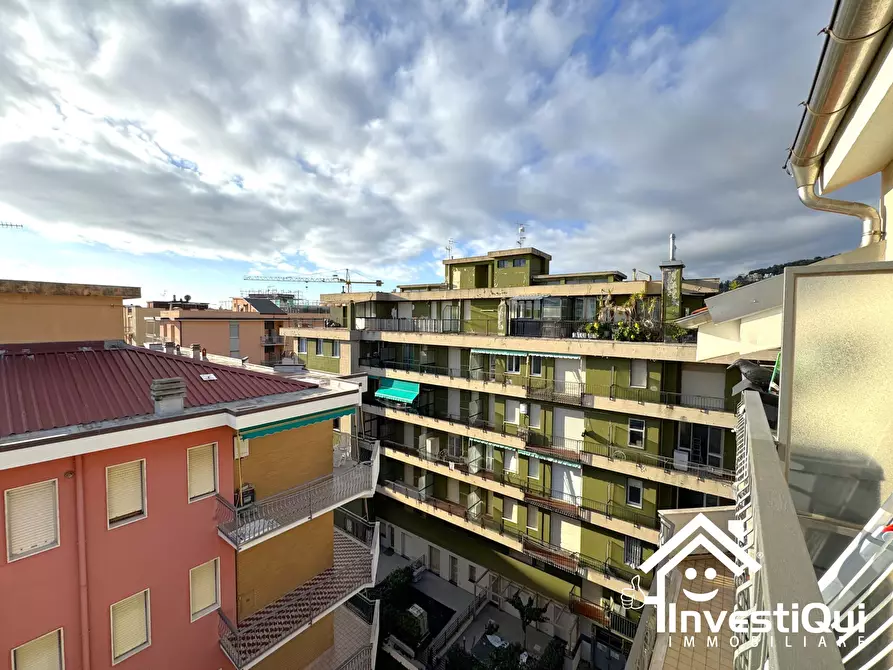 Immagine 21 di Bilocale in vendita  in Viale della Repubblica 60 a Pietra Ligure