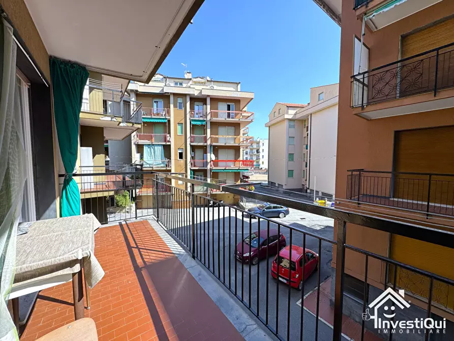 Immagine 3 di Bilocale in vendita  in Via Eugenio Montale 21 a Pietra Ligure