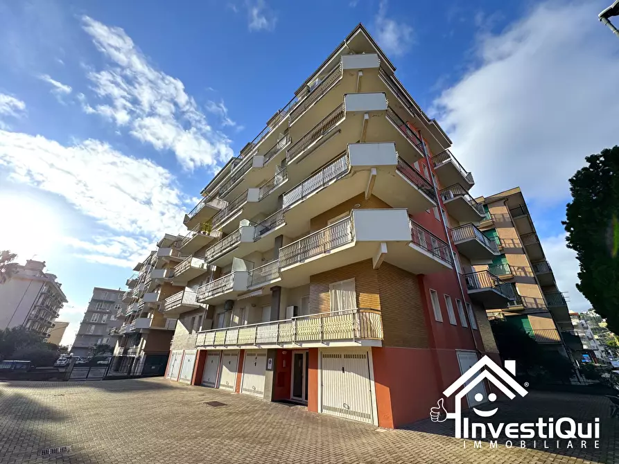 Immagine 3 di Bilocale in vendita  in Viale della Repubblica 60 a Pietra Ligure