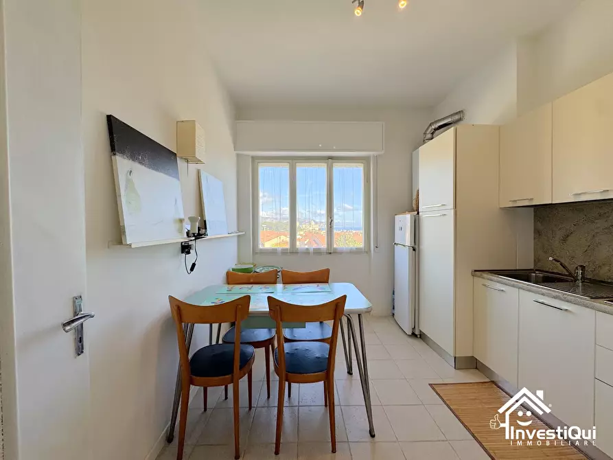 Immagine 21 di Trilocale in vendita  in Via Enrico Toti 1 a Loano