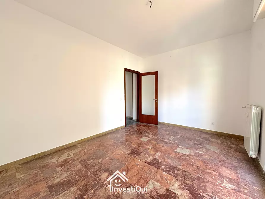 Immagine 6 di Bilocale in vendita  in Viale Riviera 40 a Pietra Ligure