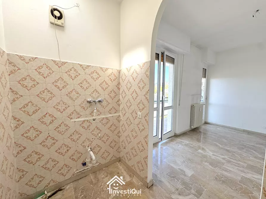 Immagine 10 di Bilocale in vendita  in Viale Riviera 22 a Pietra Ligure