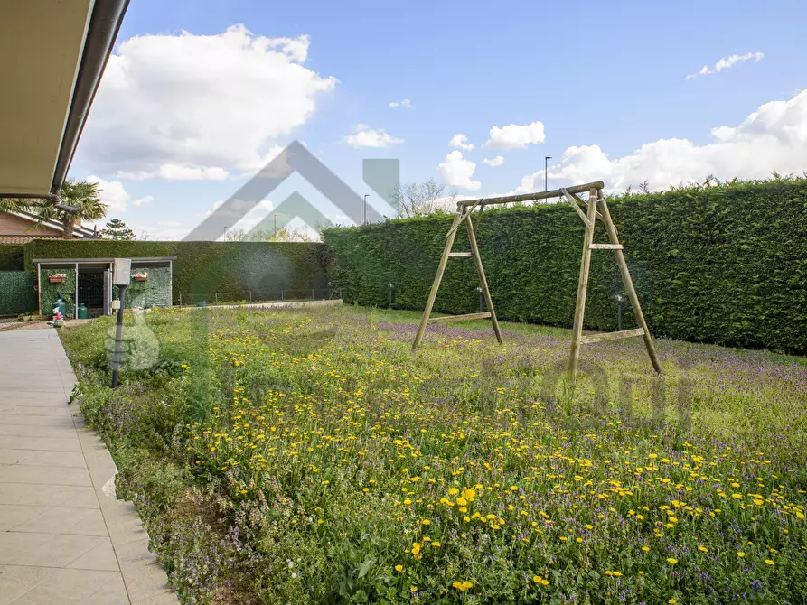 Immagine 10 di Villa in vendita  in Viale Paradiso a Rivarossa