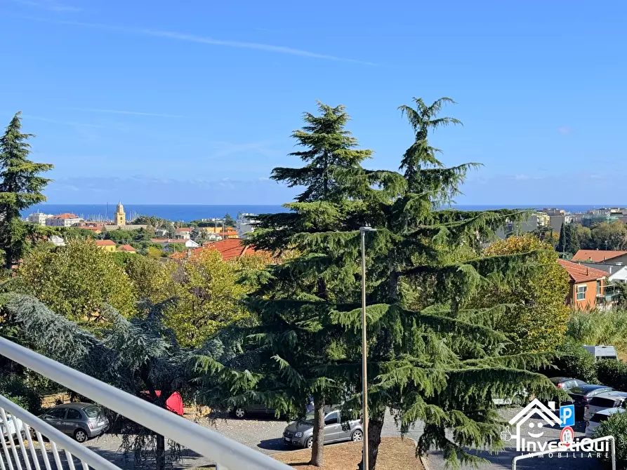 Immagine 5 di Trilocale in vendita  in Via Enrico Toti 1 a Loano