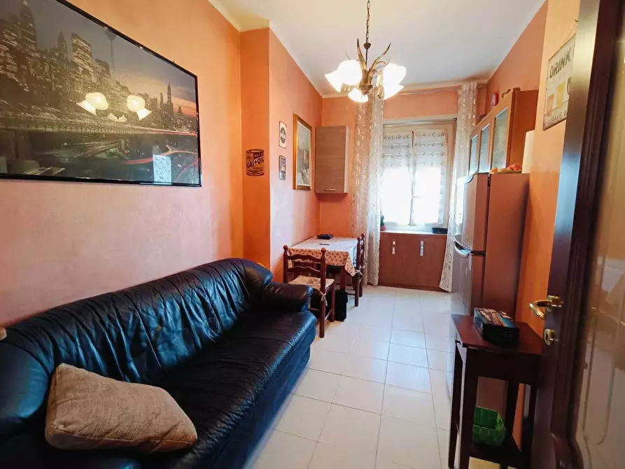 Immagine 7 di Bilocale in vendita  in Via Sempione 144 a Torino