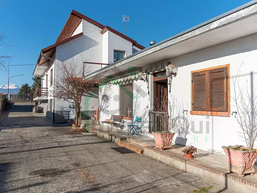 Immagine 3 di Villa in vendita  in Strada Antica per Ciriè 1515 a San Carlo Canavese