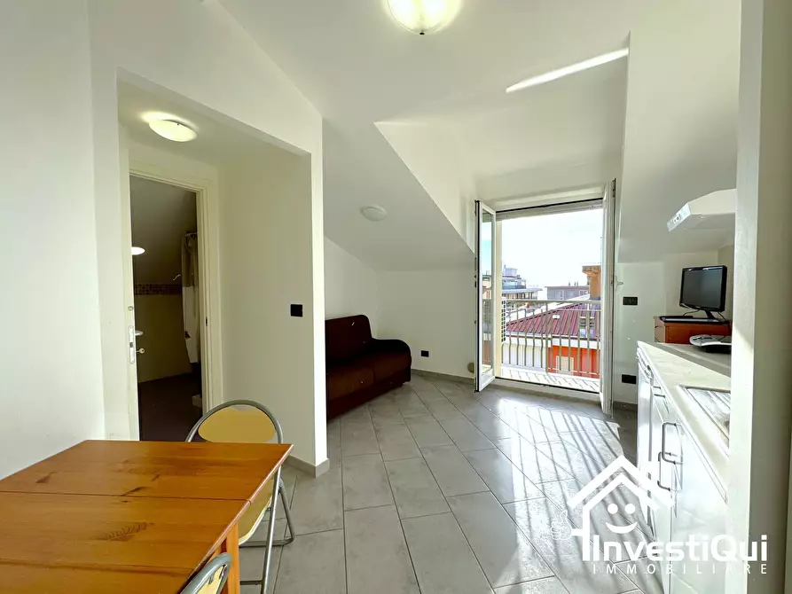 Immagine 8 di Bilocale in vendita  in Viale della Repubblica 60 a Pietra Ligure