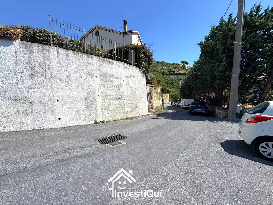 Immagine 30 di Bilocale in vendita  in Via N. Paganini 46 a Pietra Ligure