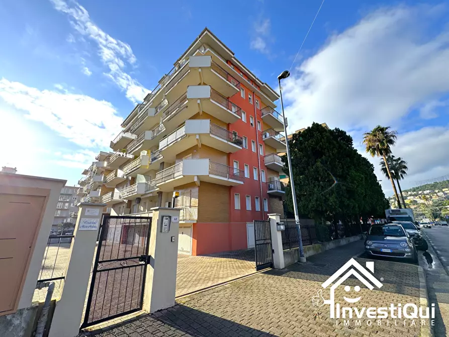 Immagine 25 di Bilocale in vendita  in Viale della Repubblica 60 a Pietra Ligure