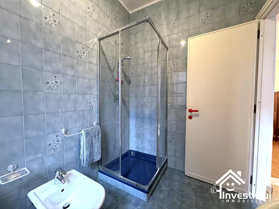 Immagine 37 di Pentalocale in vendita  in Piazza Umberto 1 a Tovo San Giacomo