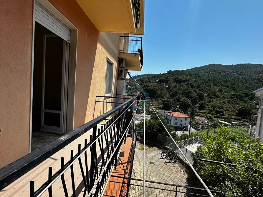 Immagine 17 di Bilocale in vendita  in Via alla Torre 36 a Spotorno