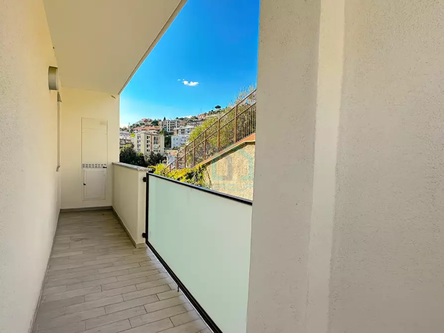 Immagine 14 di Trilocale in vendita  in Via Privata Vistamare 8 a Savona