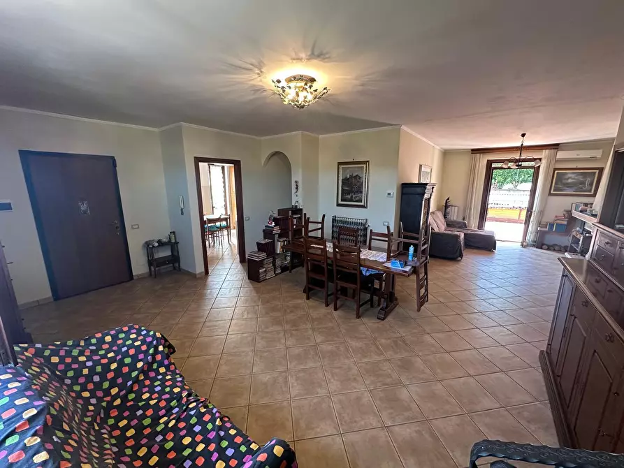 Immagine 31 di Villa in vendita  in Via GuidoReni a Guidonia Montecelio