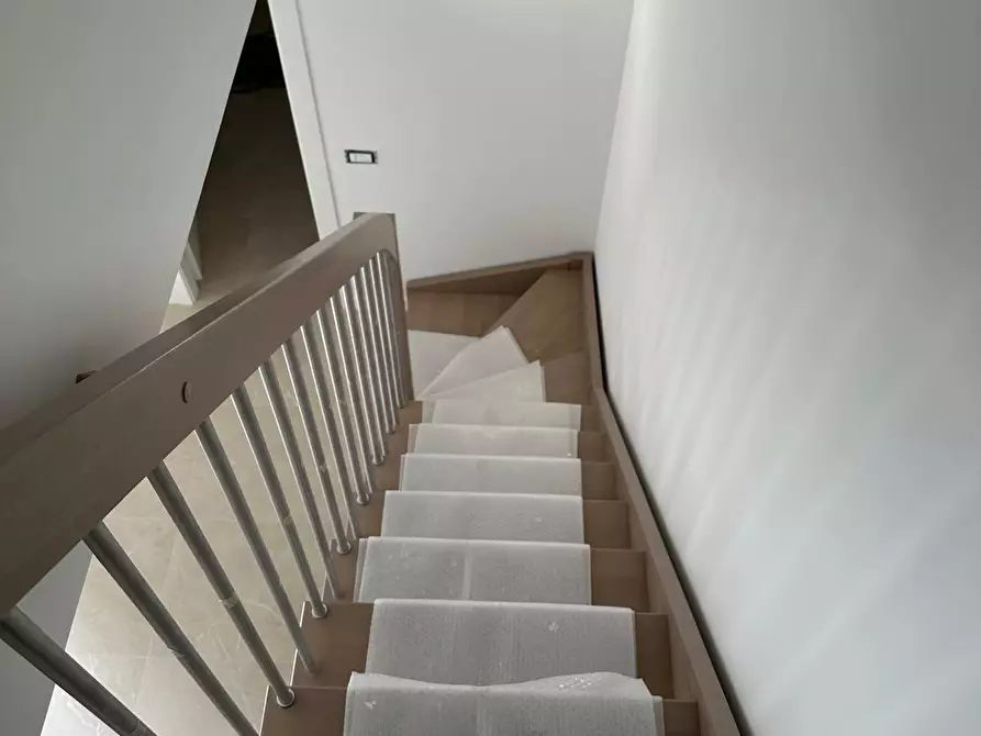 Immagine 21 di Villa in vendita  in Viale Valle dell'Aniene 22 a Guidonia Montecelio