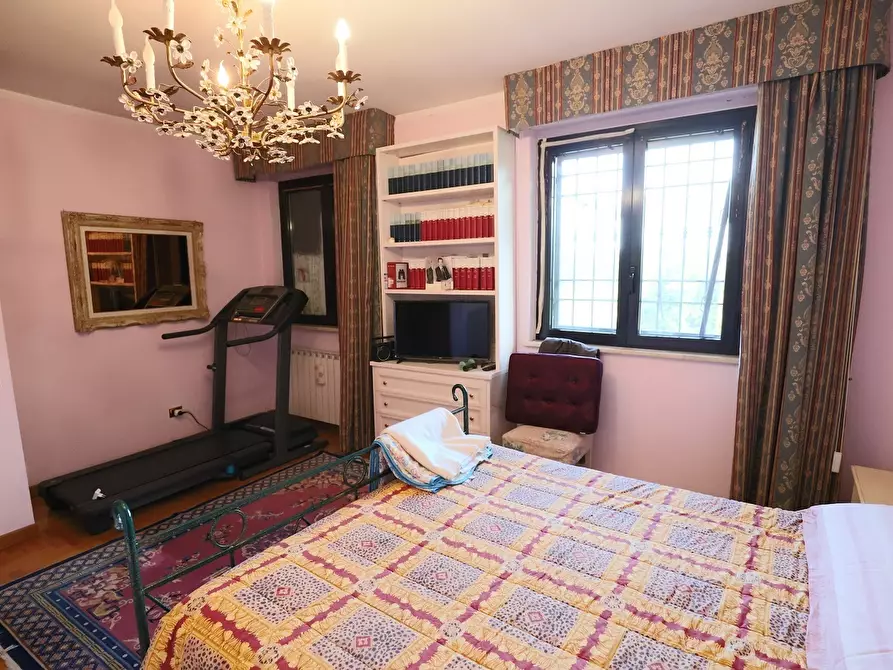 Immagine 17 di Villa in vendita  in Via di Marco Simone 84 a Guidonia Montecelio