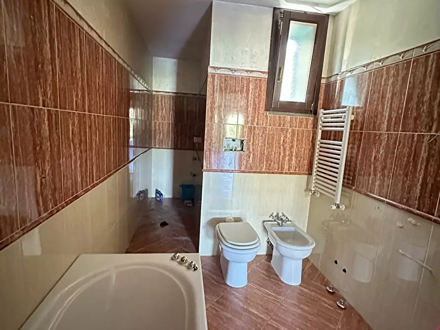 Immagine 5 di Villa in vendita  in Via Pietro Vannucci a Guidonia Montecelio