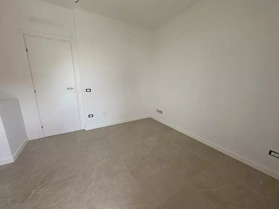 Immagine 18 di Villa in vendita  in Viale Valle dell'Aniene 22 a Guidonia Montecelio