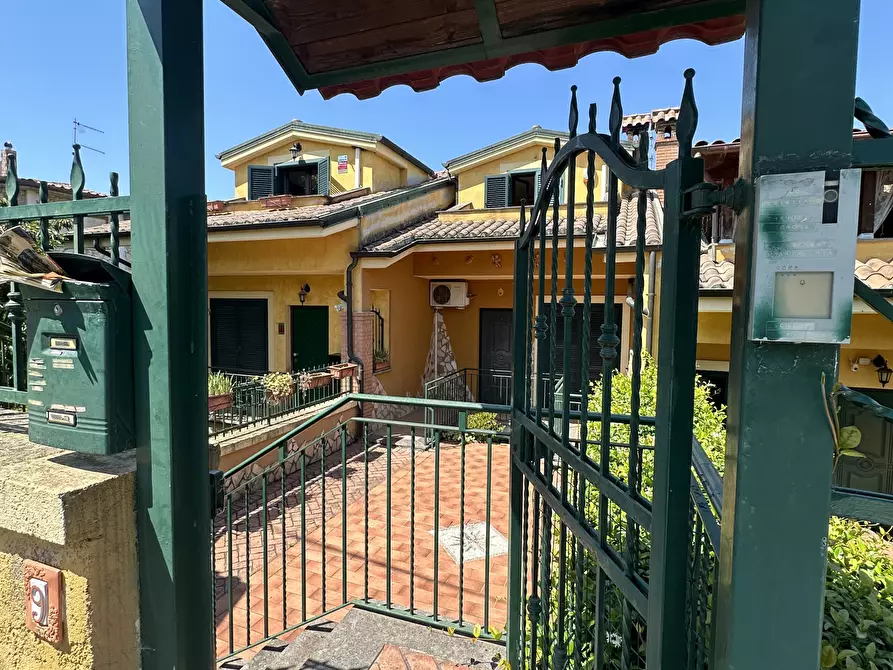 Immagine 26 di Villa in vendita  in Via Pietro Vannucci a Guidonia Montecelio