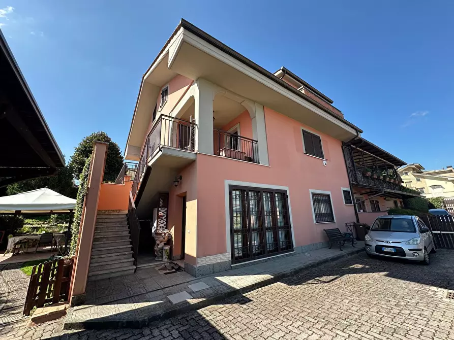 Immagine 3 di Villa in vendita  in Via GuidoReni a Guidonia Montecelio