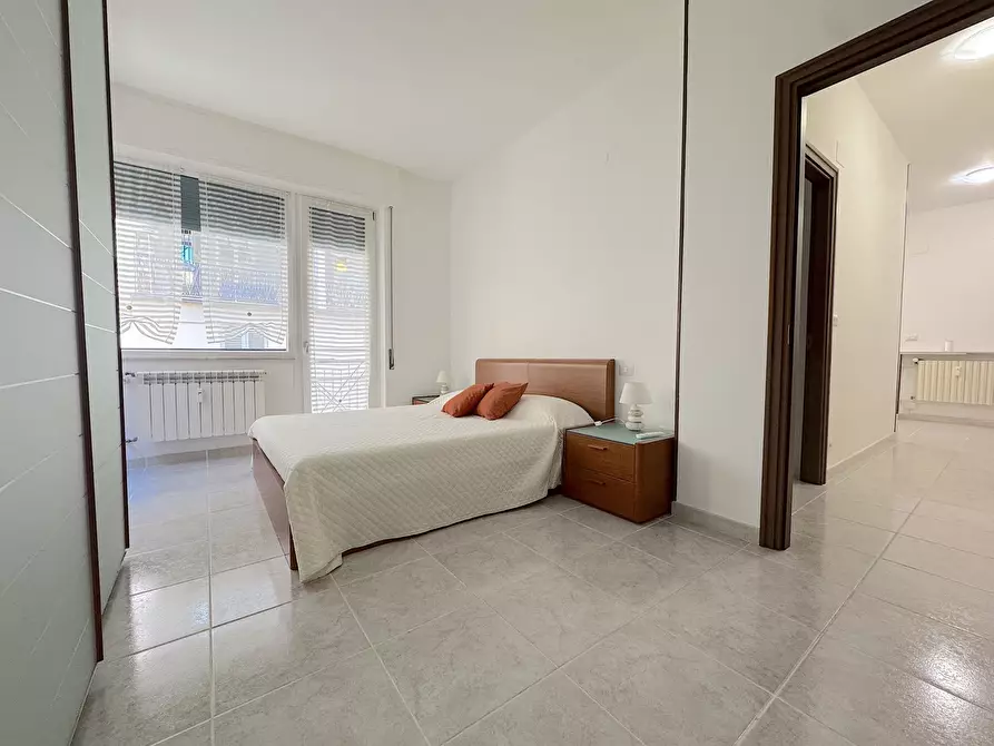 Immagine 11 di Trilocale in affitto  a Chiavari