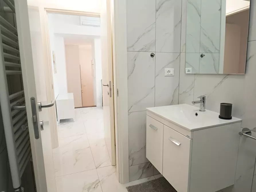 Immagine 15 di Trilocale in affitto  a Chiavari