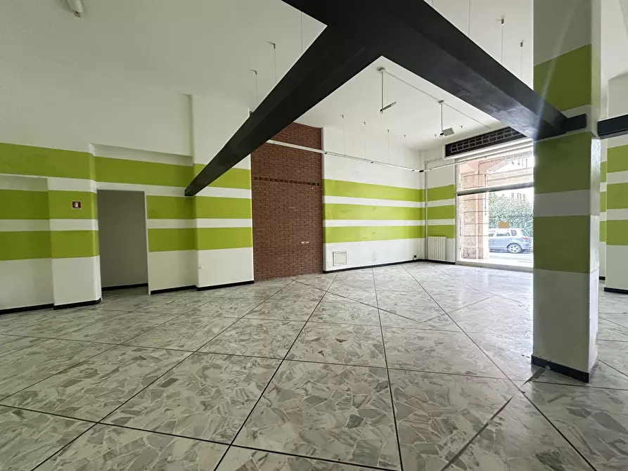 Immagine 2 di Locale commerciale in affitto  a Chiavari