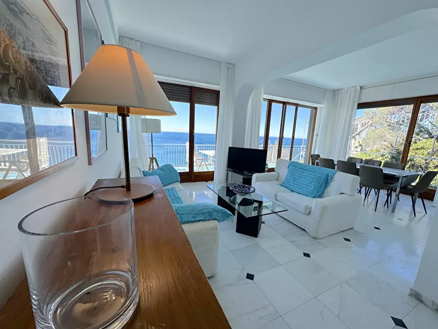 Immagine 2 di Quadrilocale in affitto  a Chiavari