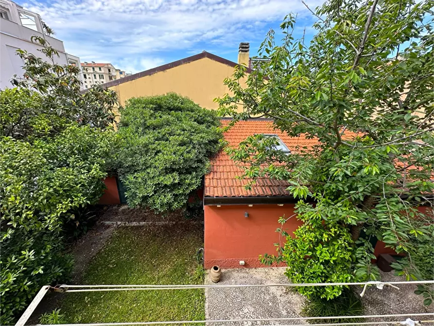 Immagine 15 di Bilocale in affitto  a Chiavari