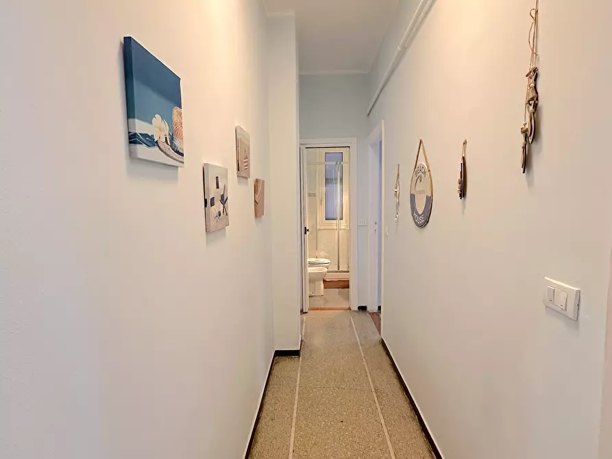 Immagine 13 di Bilocale in affitto  a Chiavari