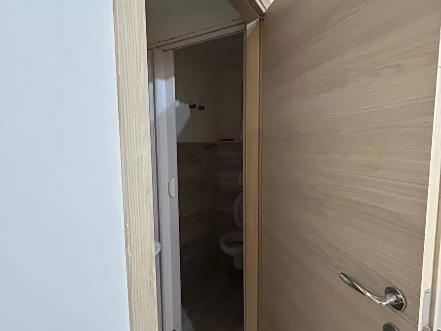 Immagine 5 di Locale commerciale in vendita  in Piazza Santa Croce a Firenze