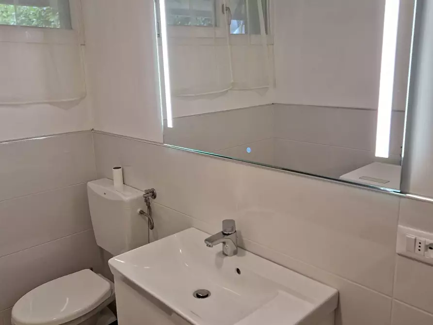 Immagine 10 di Quadrilocale in vendita  in Via Trieste a Camaiore