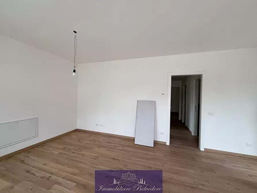 Immagine 5 di Ufficio in vendita  in Via Mazzini a Camaiore