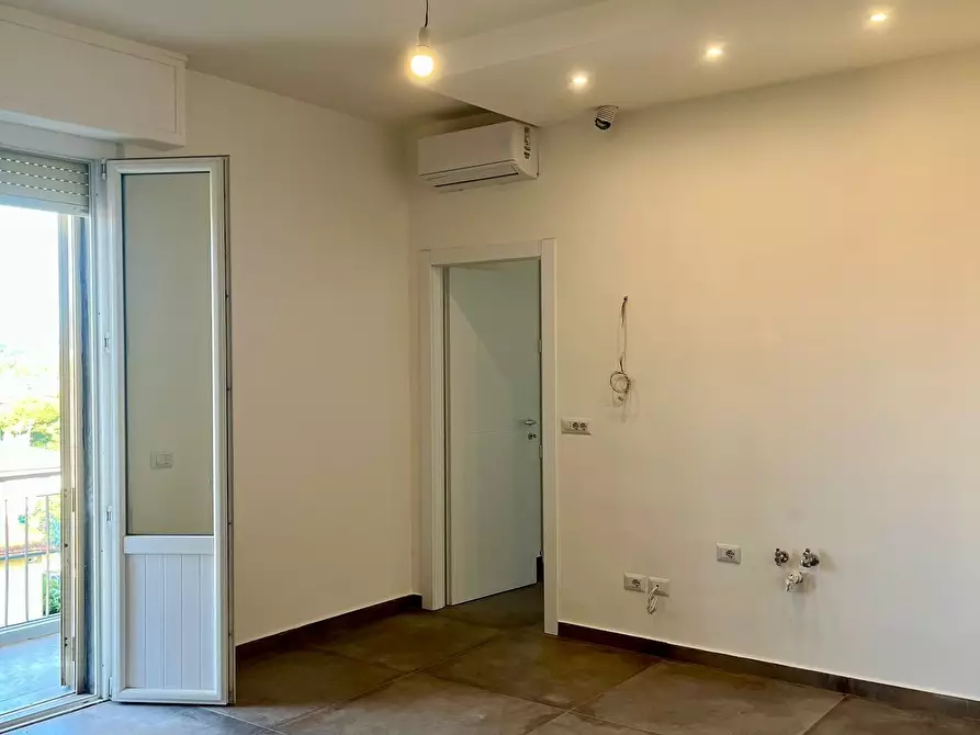 Immagine 11 di Trilocale in vendita  in Via Roma a Scandicci