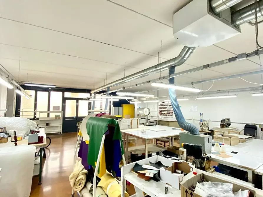 Immagine 8 di Capannone industriale in affitto  in Via Codignola a Scandicci