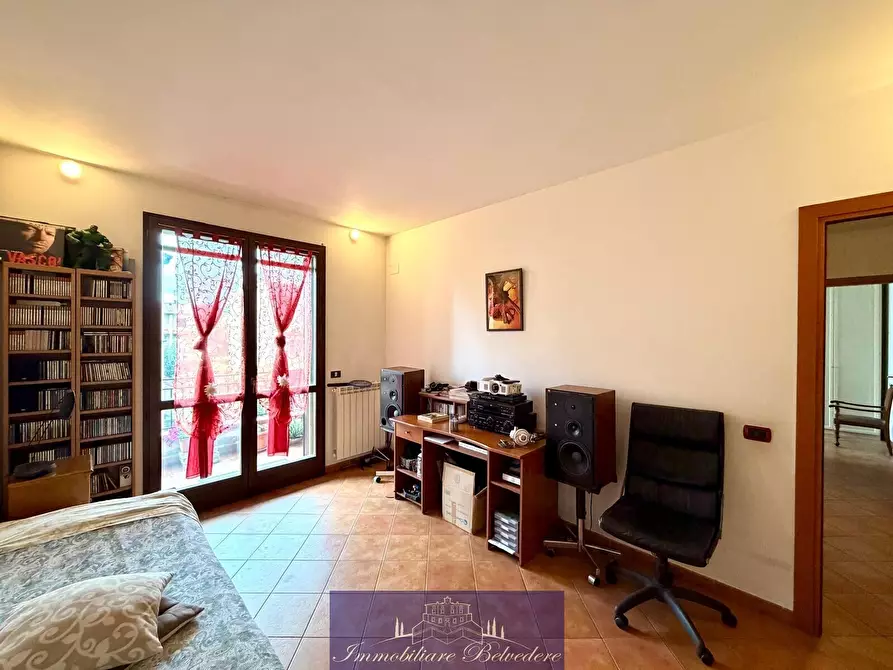 Immagine 25 di Appartamento in vendita  in Via del Giglio a Campi Bisenzio