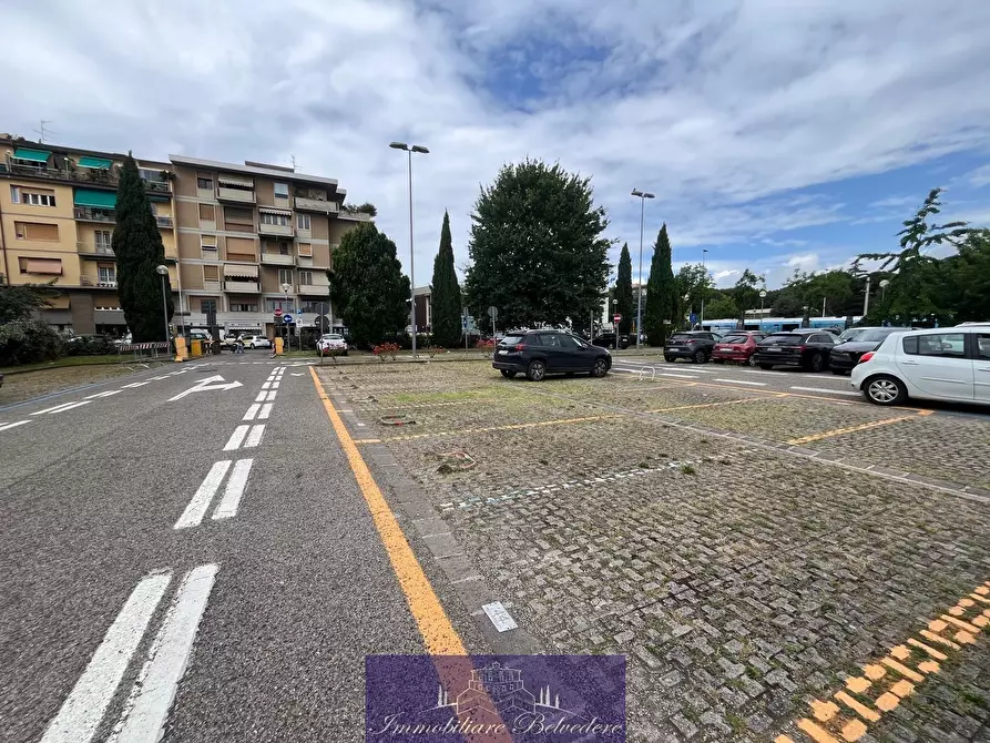 Immagine 1 di Garage in vendita  in Via Pistoiese a Firenze