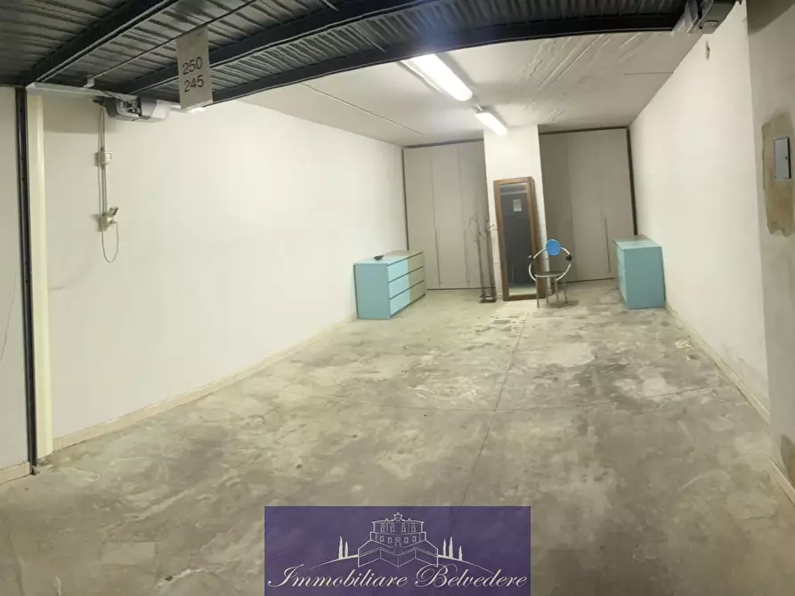 Immagine 2 di Garage in affitto  in Via di Melegnano a Firenze