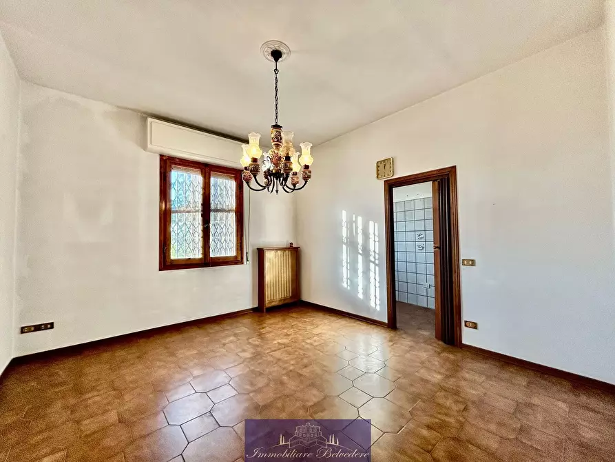 Immagine 2 di Trilocale in vendita  in Via San Francesco d' Assisi a Lastra A Signa