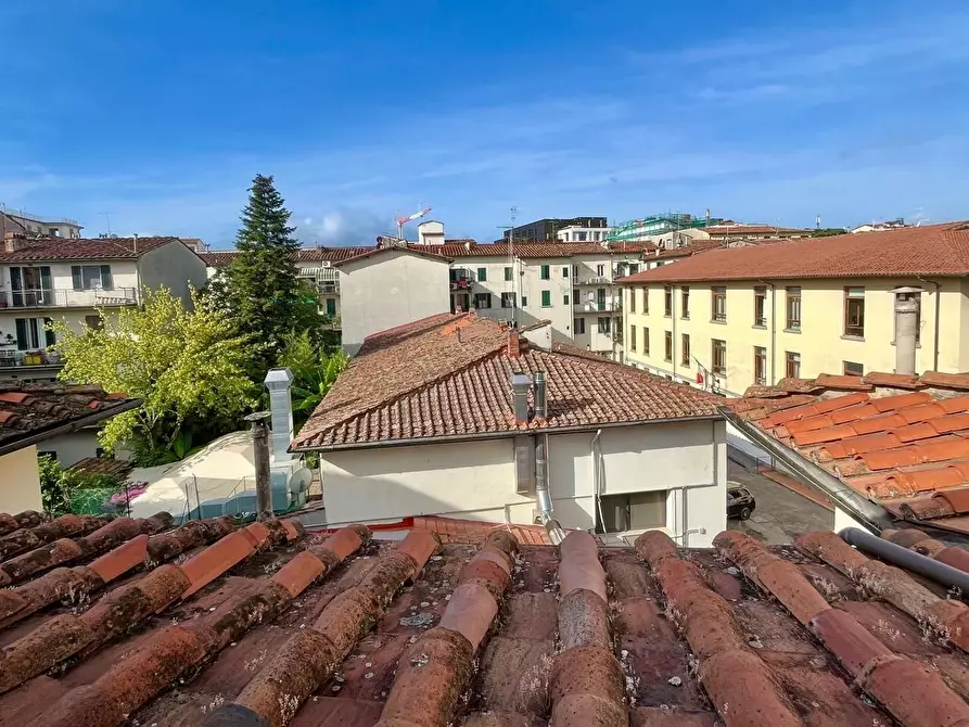 Immagine 12 di Bilocale in vendita  in Via Montebello a Firenze