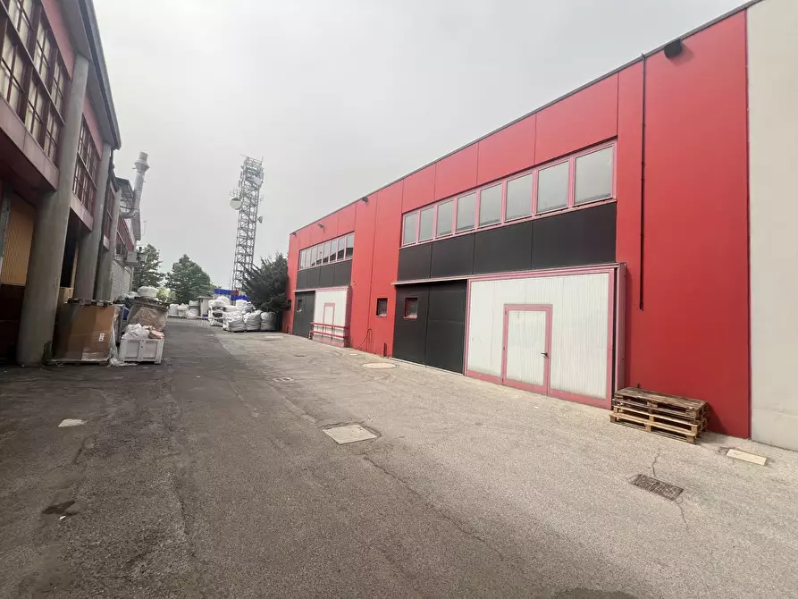 Immagine 33 di Showroom in vendita  in Via Amedeo Modigliani 10 a Crevalcore