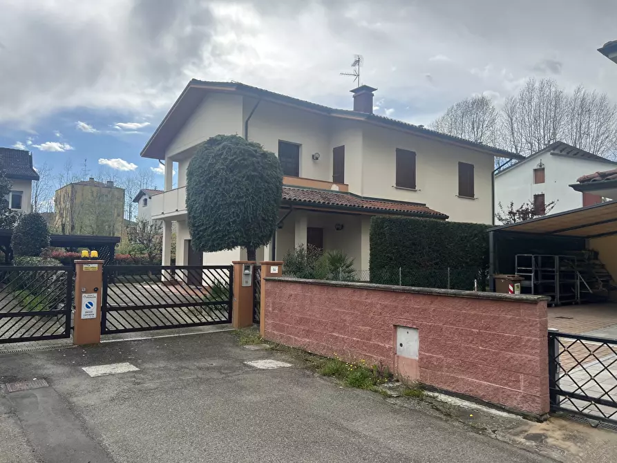 Immagine 2 di Villa in vendita  in Via Alessandro Volta 54 a Crevalcore