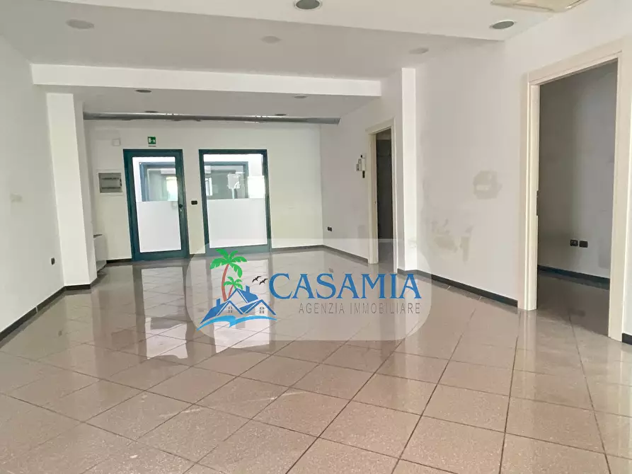 Immagine 3 di Ufficio in affitto  a San Benedetto Del Tronto