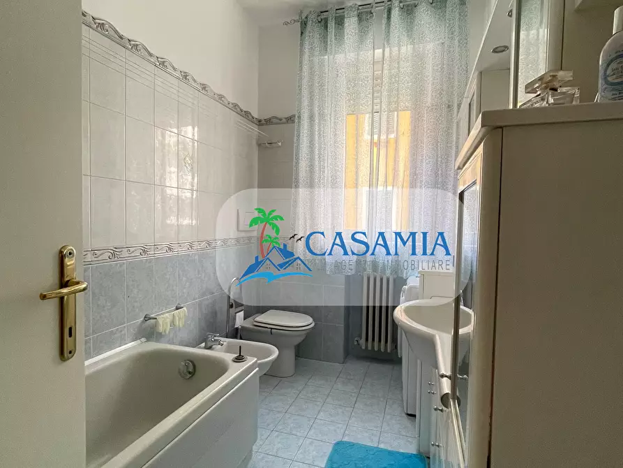 Immagine 18 di Pentalocale in vendita  in Via Montebello a San Benedetto Del Tronto