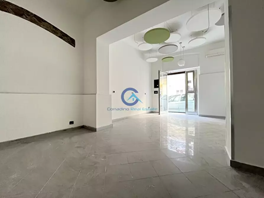 Immagine 1 di Locale commerciale in vendita  in Via Zara 3 a Catanzaro