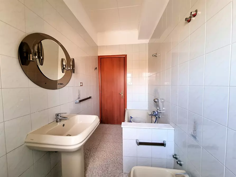 Immagine 9 di Quadrilocale in vendita  a Catanzaro