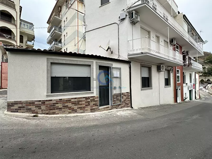 Immagine 3 di Appartamento in vendita  in Via Raffaele Grillone 48 a Stalettì